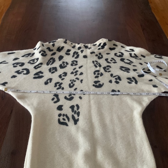 Vintage Leopard Print Lambswool blend sweater, Sz M - Picture 6 of 8